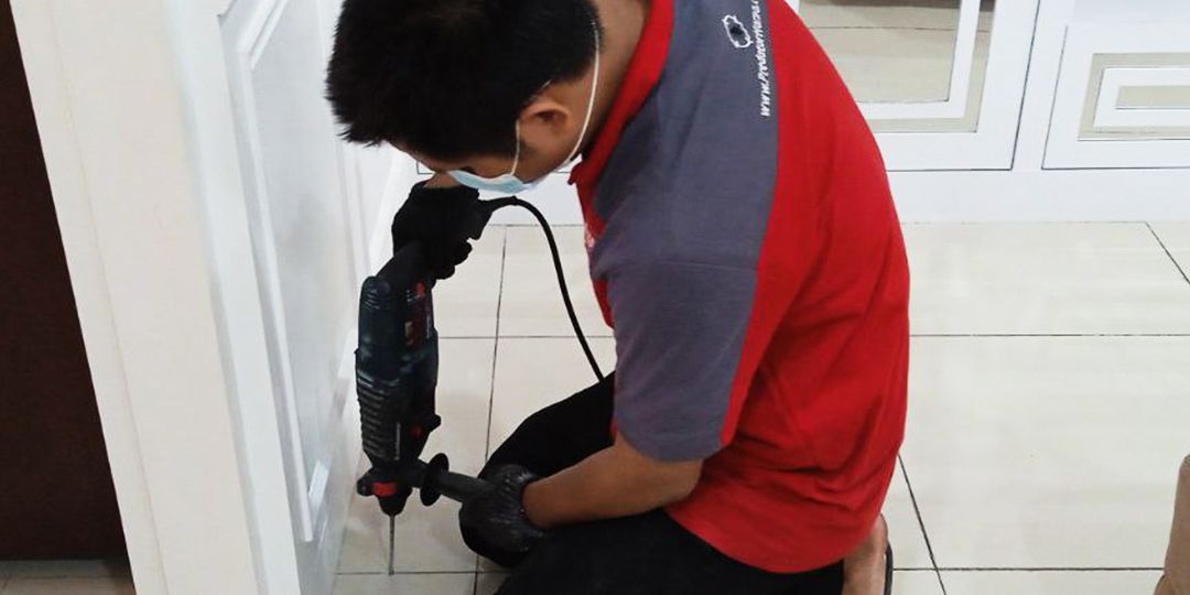 Atasi Rayap Sejak Dini dengan Jasa Semprot Profesional di Babakan dan Buaran Indah